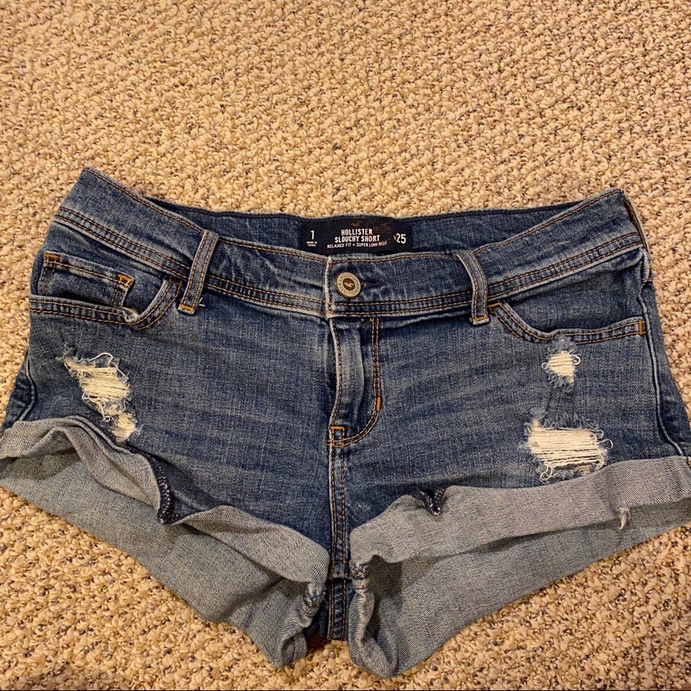 Hollister slouchy shorts (relaxed fit)